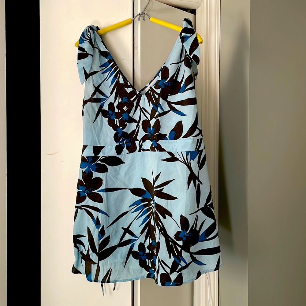 Cute and comfortable maternity top